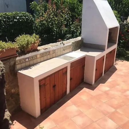 Casa Con Ampio Giardino 度假居 *